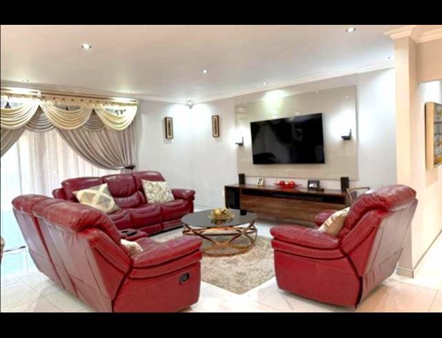 4 BEDROOM HOUSE FOR SALE IN BIRDSWOOD